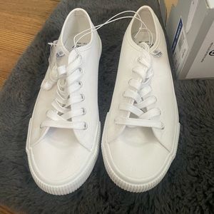 Brand new Hurley white sneakers, with tag & box. Size 7. Cross posted.